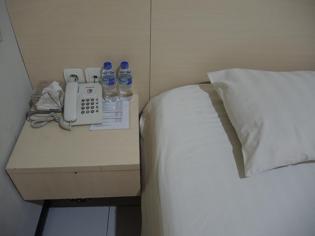 Swk 95 Hotel Σουραμπάγια Δωμάτιο φωτογραφία