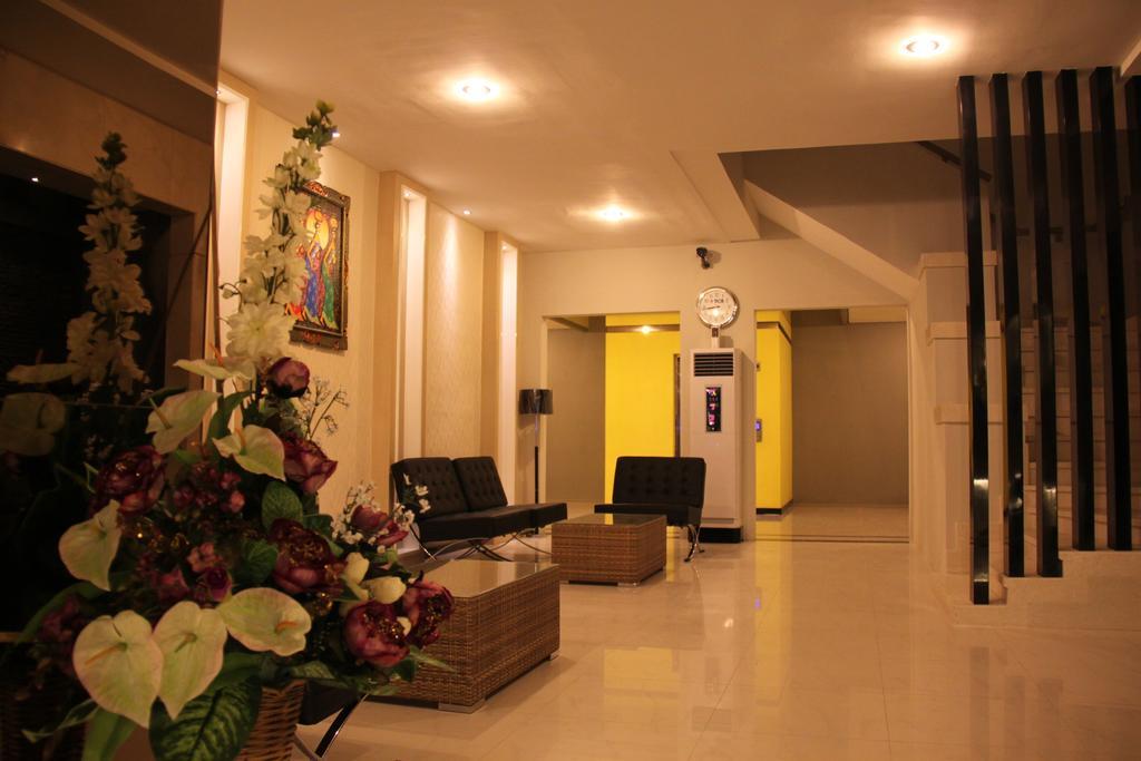 Swk 95 Hotel Σουραμπάγια Εξωτερικό φωτογραφία