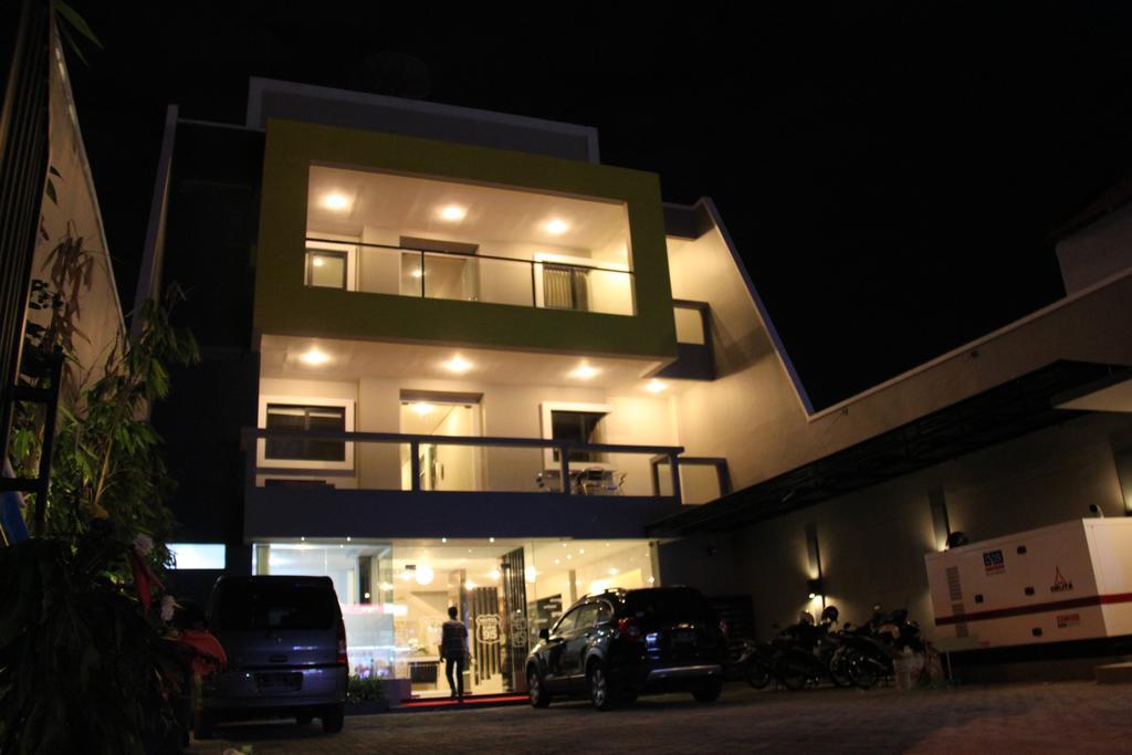 Swk 95 Hotel Σουραμπάγια Εξωτερικό φωτογραφία