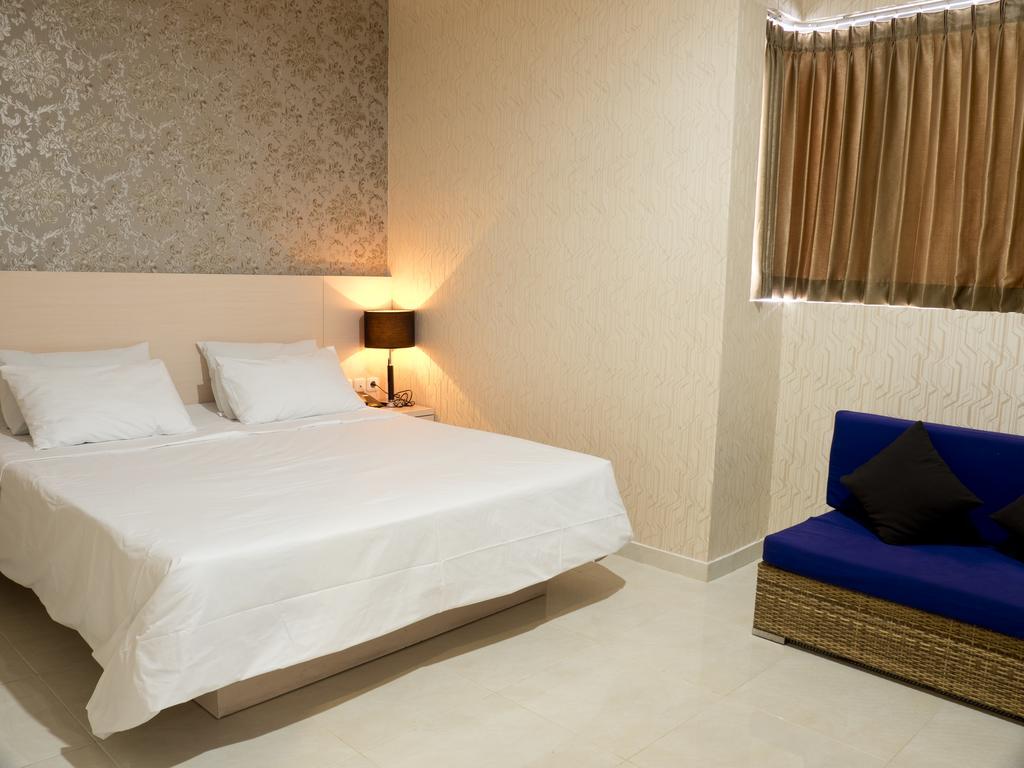Swk 95 Hotel Σουραμπάγια Εξωτερικό φωτογραφία